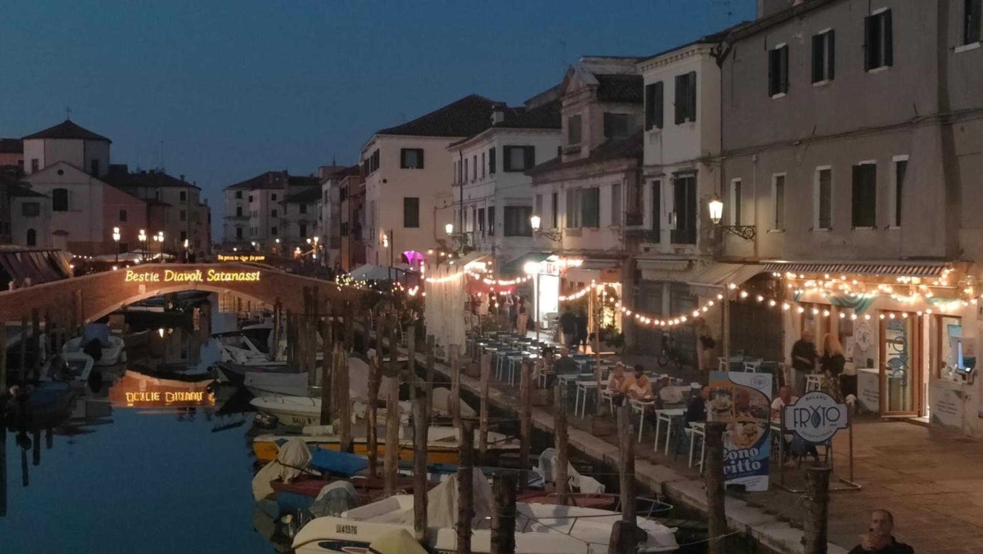 Alla Torre Dell'Orologio Chioggia Exteriör bild